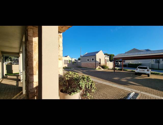 168M² OFFICE RENTED IN THE CREST